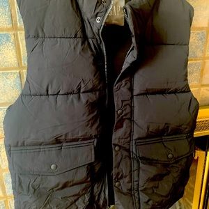 NWT GAP Men’s 100% Recycled Puffer Vest (S)